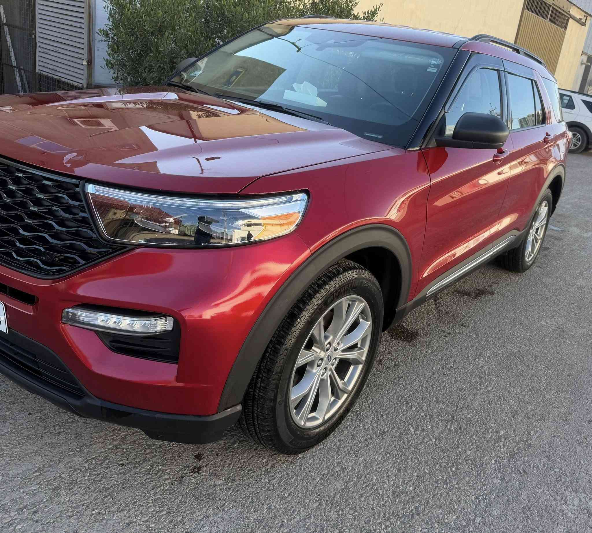 السلام عليكم
للبيع فورد اكسبلور 2023  Xlt
السعر  وبيه مجال 25000$
المواصفات 
فور ويل 
ماشيه 13 ألف mi
الكشنات الامامي تدفئه 
كشن جلد
كشنات الامامي كهرباء
7وضعيات قياده 
تحديد سرعه
رادار امامي مانع تصادم
رادار جانبي 
رادار خلفي مع كامره
 تخم تاير جديد حجم 18
السياره جديده ماناقصه اي شي 
مكفوله من الصبغ صور الحادث موجوده مع الصور
ارباك ستيرن و بردة فقط مفتوح    
                         1FMSK8DHXPGB76679  رقم الشاصي
رقم السيارة أربيل 
مكان السيارة أربيل
‏ ‭0750 740 9651‬
‏  ‭0772 124 8166‬
