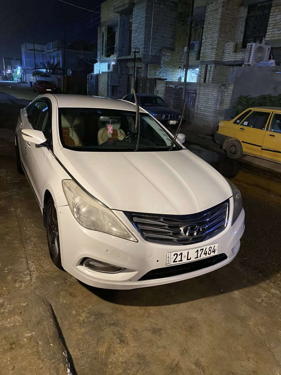 سلام عليكم لبيع ازيره موديل 12 خليجي فول مواصفات ماعده بنورامه 6سلندر كشنات كهرباء بردات خلفيه برده بل الجامع الخلفيه مري شفط أناره ترحيب مكان بغداد الاستفسار عل الرقم ***********
