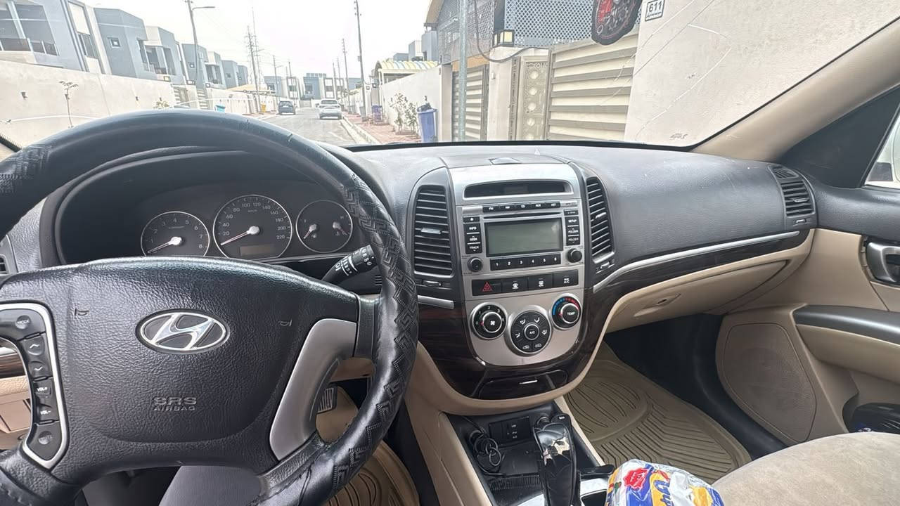 سنتافي ٢٠١٢
خليجي شركة عامة 
محرك 6 سلندر
مصبوغة حزام للجمالية 
رقم انبار مميز مشروع وطني
تخم تايرات مبدل جديد
صدر امامي مبدل جديد 
مازدات امامية جديدة
بس الصدر الخلفي بي ملاحظات

عنواني بغداد مجمع النجمة او العامرية 

السعر 120 وبيها مجال

***********
