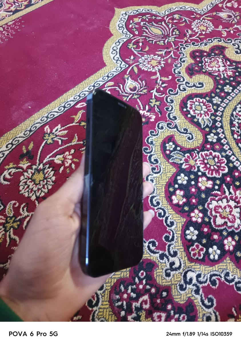 سلام عليكم جهاز ايفون 12برو ماكس للبيع  نضافه 90/ بطاريه 91 عوزه شاشه جهاز كلشي ما مبدل بي الله شاهد فقط شاشته نكسرت عوزه شاشه فقط / رقم الهاتف *********** اتصل وبيك خير ودلل
