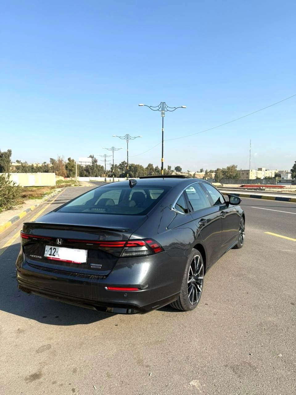 النوع : هوندا
الموديل : اكورد
مواصفات :  Touring Plus / مواصفات خاصة
سنة الصنع : 2023
المحرك : 4 سلندر / 2.0 / هايبرد
ناقل الحركة : اوتوماتيك
نوع الوقود : بنزين
الحالة : وارد امريكي / ( 1 ) قطعة صبغ
عداد الكيلو متر / مايل : 20,000 كيلو متر
السعر : 23,000$

لمزيد من المعلومات او للتواصل 
*********** - *********** أربيل, العراق
