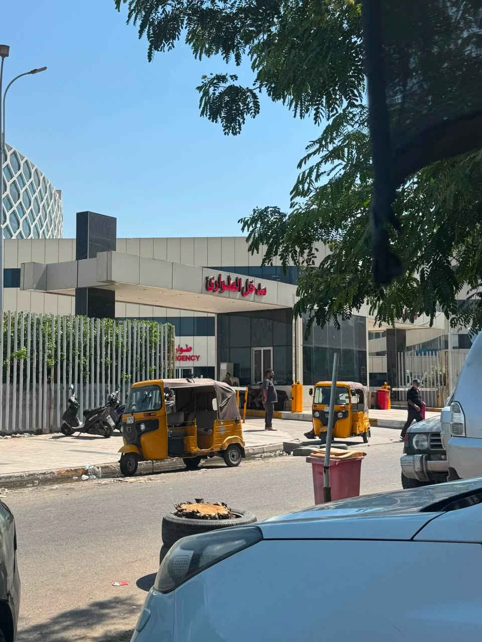 دار تجاري للبيع مقابل مستشفى الشعب العام من جهه باب الطوارئ حيث تكون مساحه المنزل 119 متر والواجهه 6 امتار اما نزال يكون 20 تفاصيل اكثر ***********
محله 315 زقاق 87 دار 24
