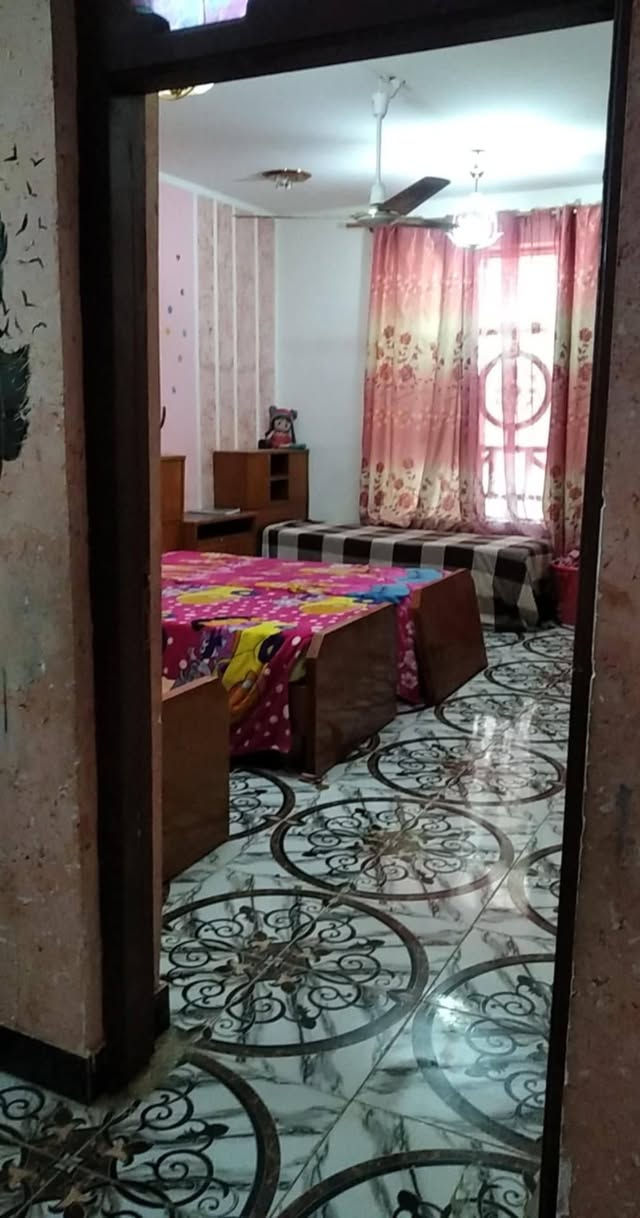 بيت للبيع شارع 80 طريق شريفه الجديد زراعي سند25 المساحه ١٥٠طابقين اربع غرف نوم ومطبخ وهول وصاله وحمام فوك وجوه اي استفسار الاتصال ***********
