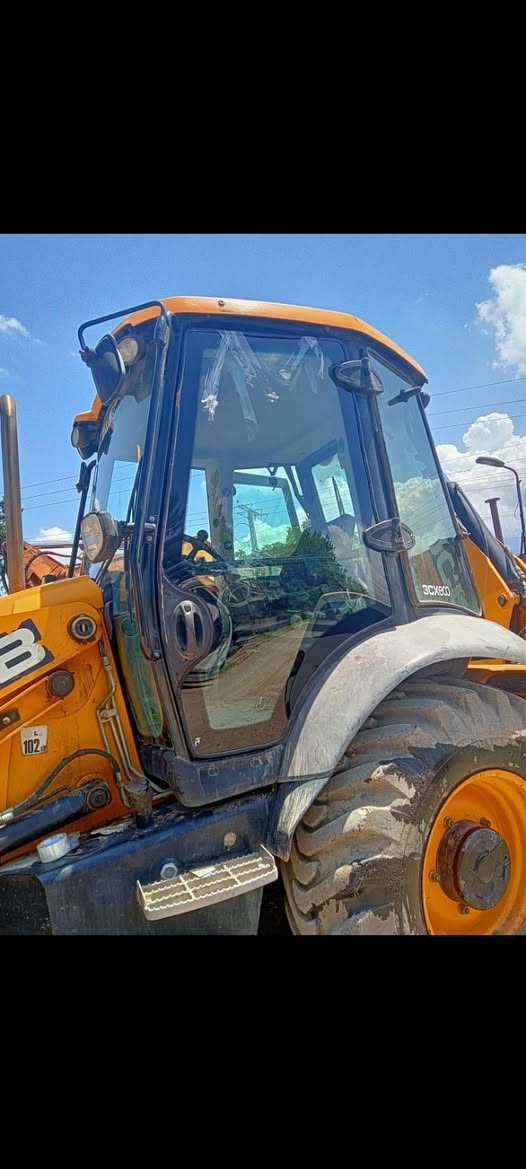 بيع وتركيب زجاج الالات وشاحنات مع امكانية تنقل  0770292347فايبر 0772542158  0542513729
