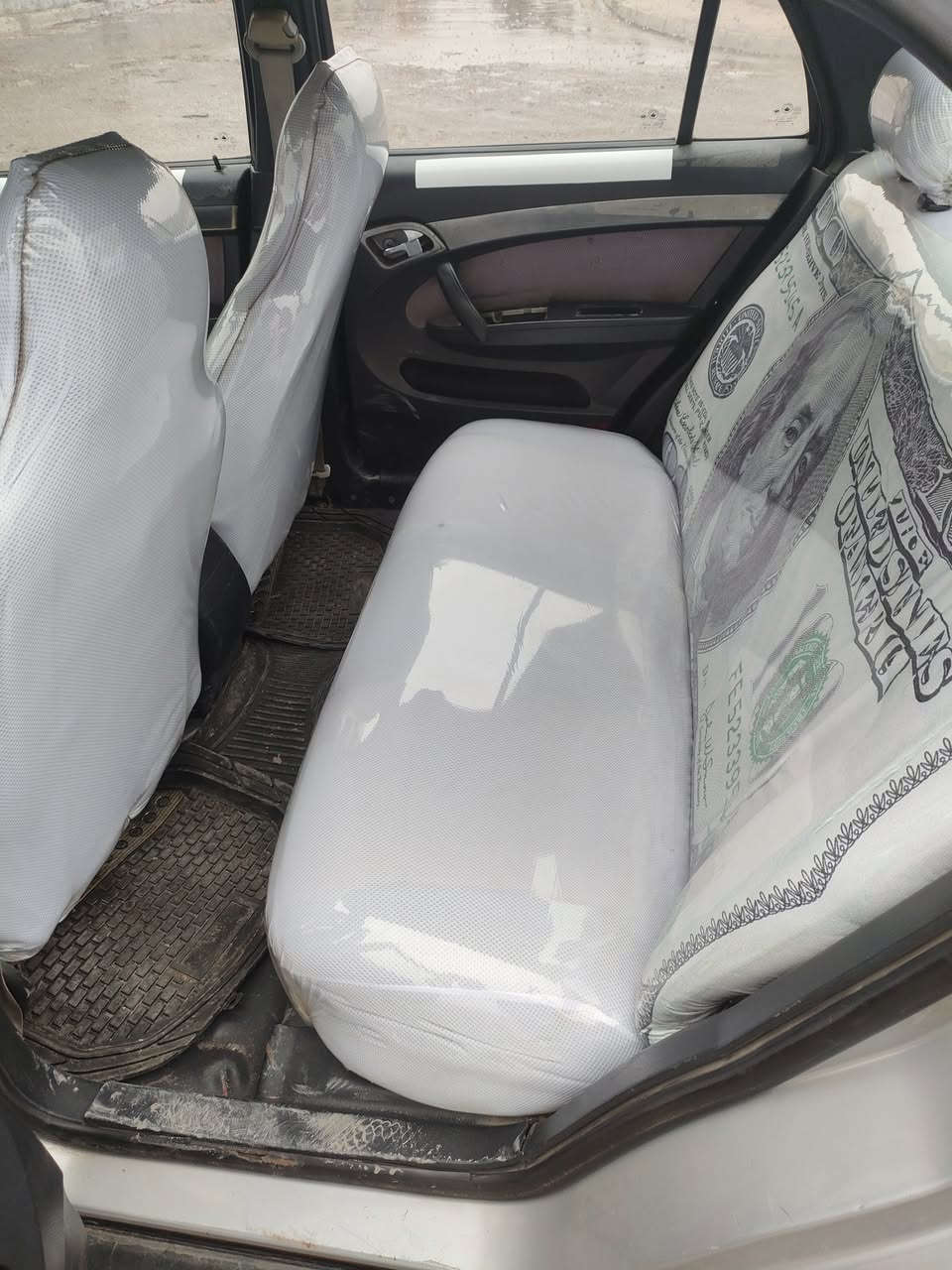 سلام عليكم سي كي لبيع او مراوس اكسن انطي فرق سياره جاهزه هيئة غرامات صفر رقم نينوى جديد سنويه 2029 سياره بسمي تريد تحويل تريد وكاله سعر 42 بيها مجال ***********/***********
