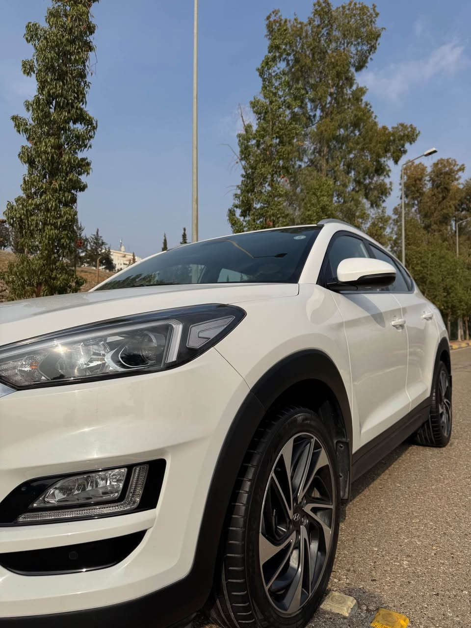 هيونداي توكسون  موديل ٢٠٢٠ خليجي 
سةيارة زور خاوين يةك خاوةن 
شريكة هةولير 
رقم و سةنةوية نوئ
بي سبوخ و بي شوخت و بي ساردي 
١٤٠كم رويشتوة 
دوو بةسمة 
كوشن كارةباي 
لايت زينون 
ئاوينة شةفت 
نرخي ٢١٢ وةرقة 
شوين هةولير 
Hyundai Tucson 
رقم موبايل 
*********** أربيل, العراق
