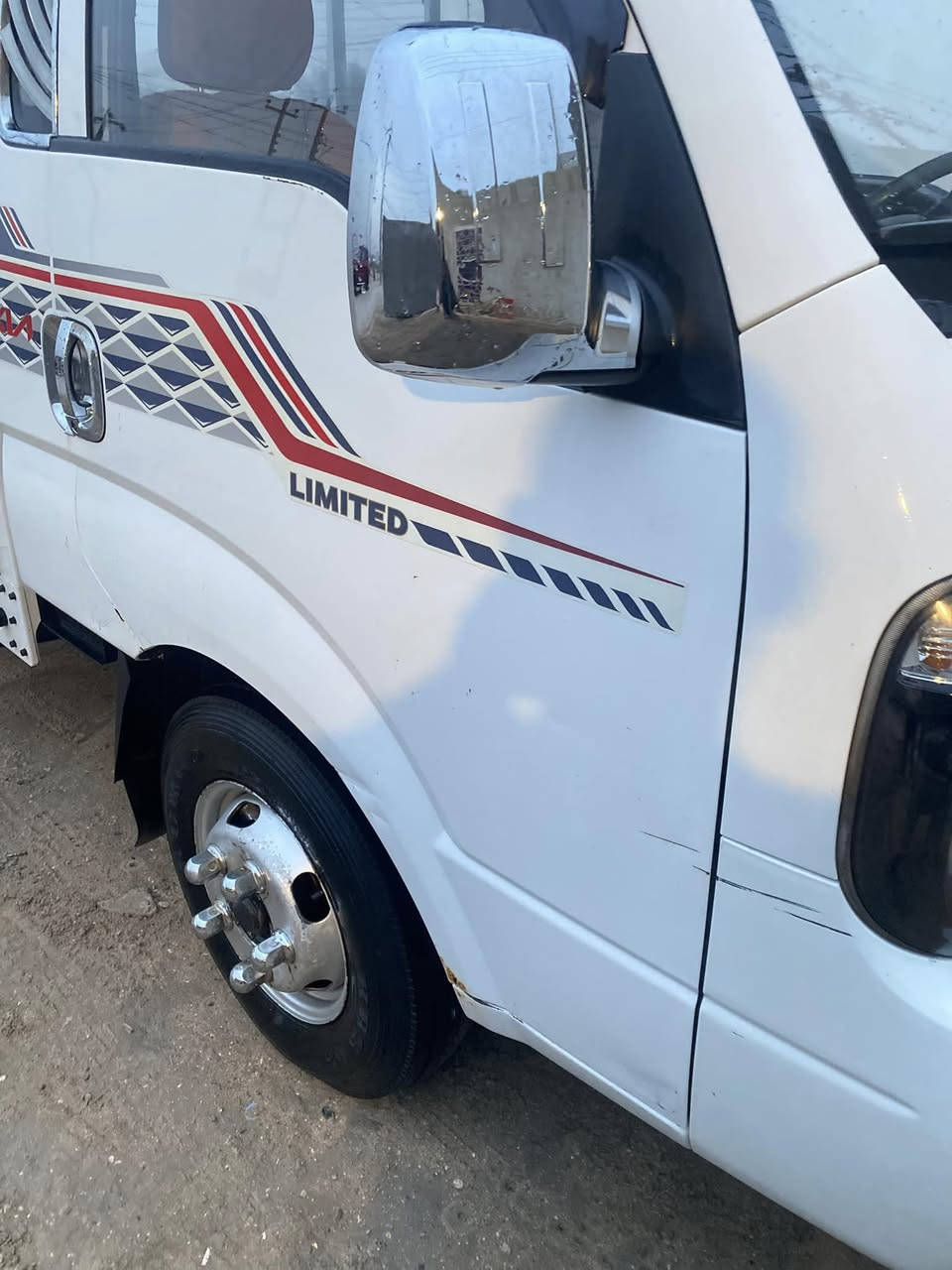 السلام عليكم 
من رخصت الكروب
كيا فحل مفتوح مكفوله كفالة عامه كير مكينه خير من الله جاهزه للشغل عنوان كربلاء سيف سعد غير متواجد على مواقع التواصل يرجو الاتصال ***********
