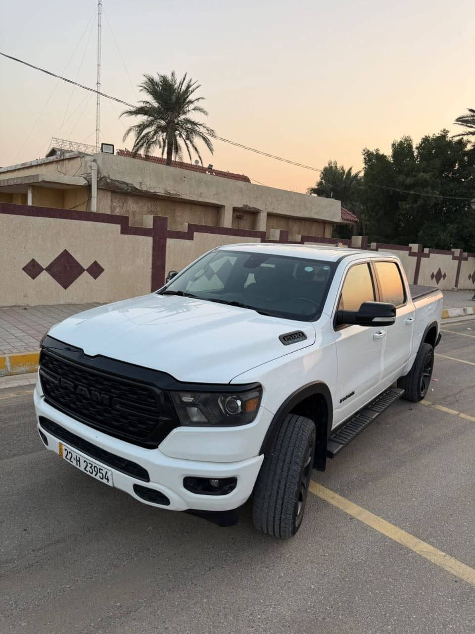 رام 2022 BIGHORN 
6سلندر
رقم اربيل ب اسمي تحويل ثاني يوم
ماشيه 50 الف 
بدون ايرباك بدون دواخل بدون شواصي
السياره بيها صبغ على كد الضرر صابغين فقط
مكان السيارة ديالى بعقوبة
***********
