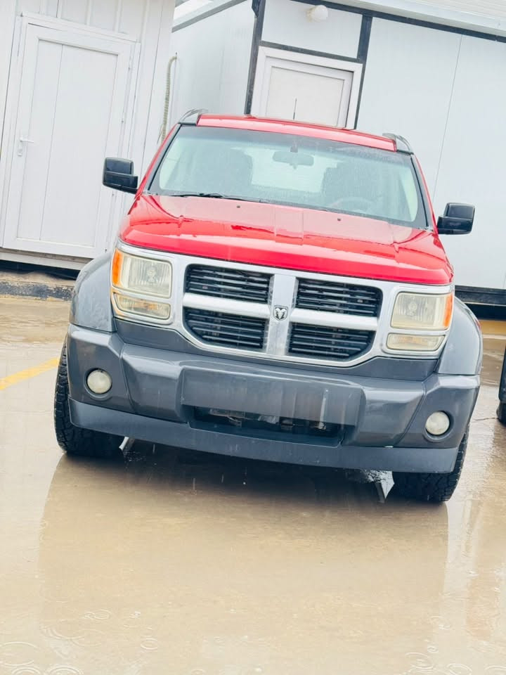 Dodge nitro 2008 
السياره جانيها من 2014 ع ايدي
-كفاله من الضربه والصبغ والتعديل والتكحيل والتبديل 
-دفع خلفي بلادي 
-مكينه وكير خير من الله 
-كهربائيات ع وضع شركه لاتحوير ولا تجطيل كلشي بيها شغال 
-مبدل منظومه بانزين كامله قبل شهرين (عبوة فيتبم كامله مع بلكات مع مجاول مع بخاخات ) 
- منظومه زينون عالي ناصي مع الكشافات
- تخم ويل كب حجم ١٧ جديد شاده اصلي ويا التايرات 
 نواقص السياره 
- كمبريسر وكف عندي قبل اسبوع 
-شريط ستيرن 
- الصبغ مكانات جارد 
-حداديه نص عمر
ملاحظه 
السياره رقم صدامي بابل اكفلك الاصوليات والتحويل 
السعر المطلوب 90$ قابل للتفاوض 
للاستفسار اكثر ***********
مكان السياره بابل

