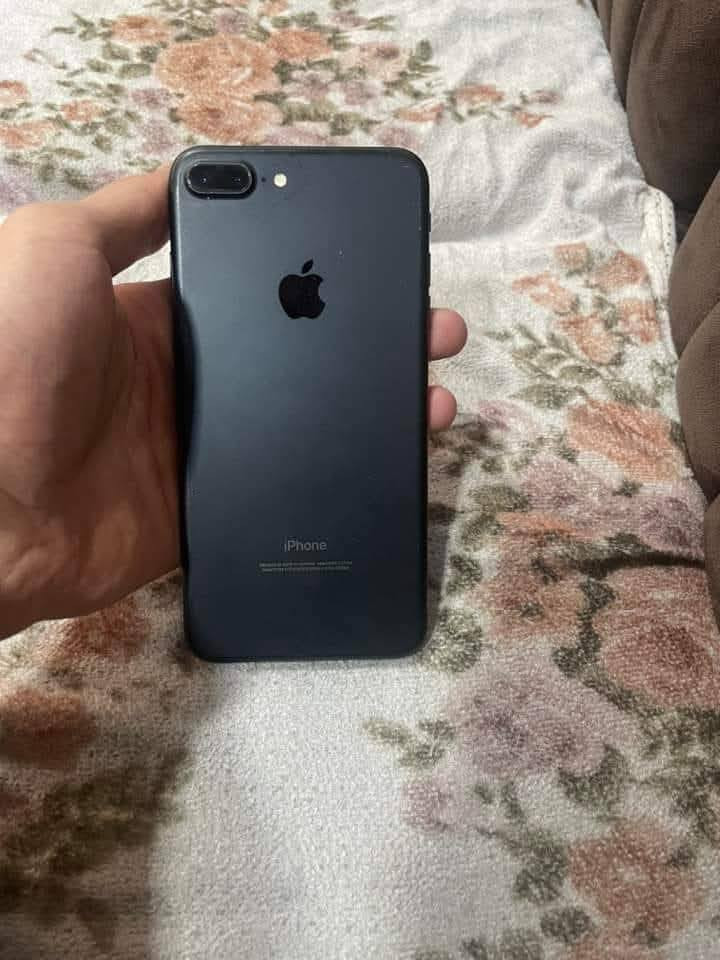 السلام عليكم البيع فقط ايفون 7بلص ذاكره 128بطاريه 69جهاز نضيف وجديد بعده بلادي وضع شركه سعره مناسب تواصل ***********
