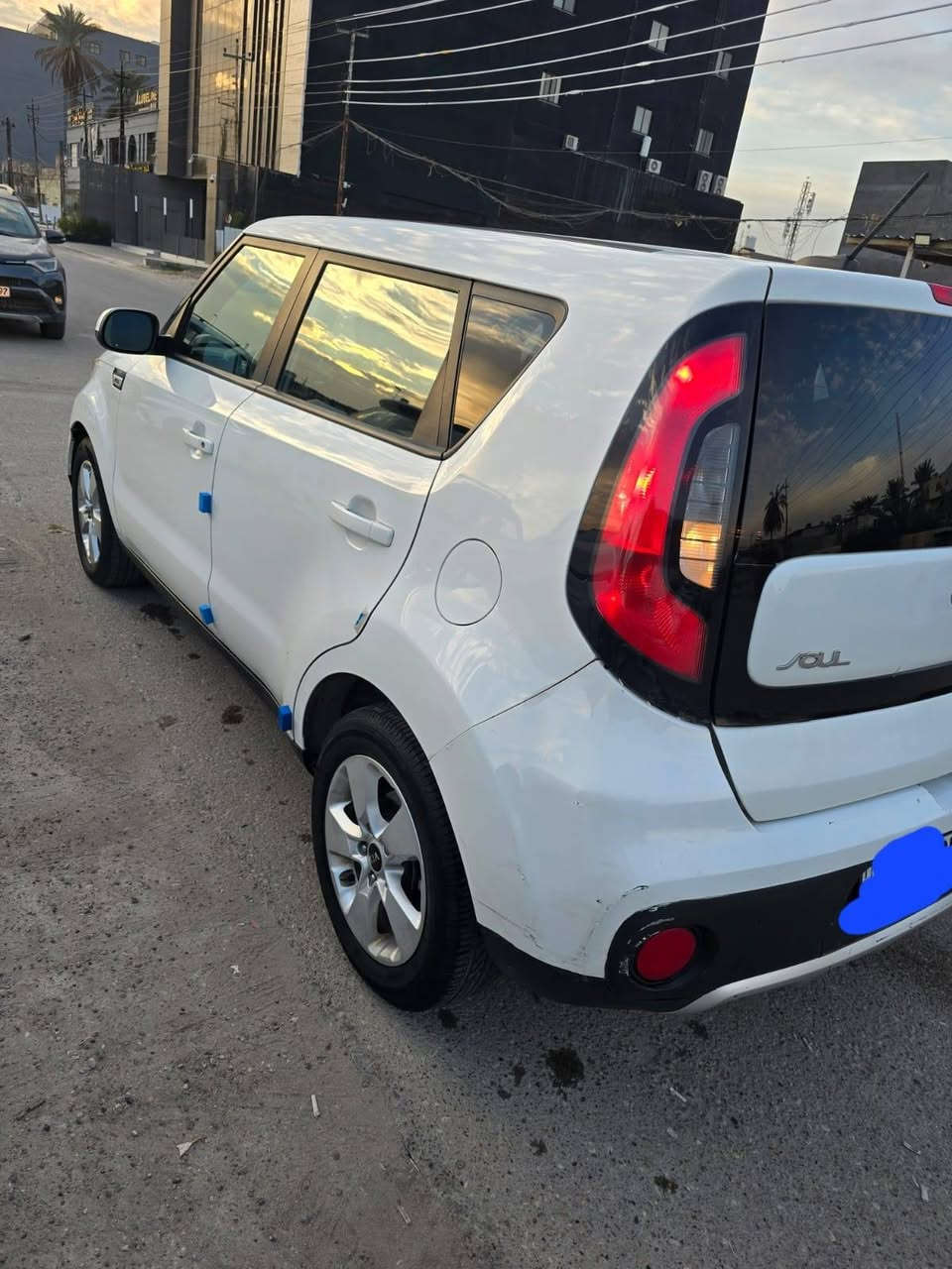 سلام عليكم صول ١٧ للبيع امريكي محرك ١٦٠٠ مصبوغة بيه الصفحة محرك وكير وتبريد مكفولات رقم سليمانية الجديد باسمي الضرر من امريكا الصندوق الخلفي السيارة كله ليبل واحد بدون تبديل صور الضرر موجوده كذلك تقرير السونار الاتصال ع *********** واتس اب وشكرا بغداد, العراق
