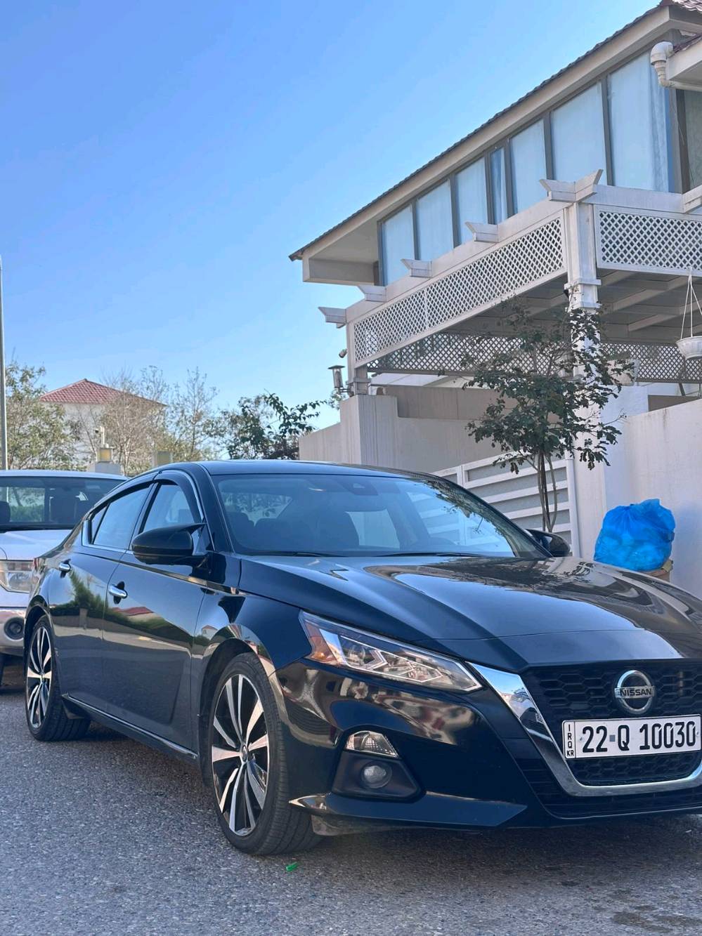 Nissan Altima 2022 Platinum 

مواصفاتها فول اخر شي بالالتيما

سقف سلايد 
كشن هيتر 
استيرن هيتر 
كشنات كهربائي 
كشنات جلد
كشن خزن ميموري 
رادارات جانبية و امامية و خليفة 
قيادة ذاتية 
٥ كاميرات 
٣٦٠ درجة كاميرا 
مراية الجانبية هيتر و اشارة بيها 
مراية الداخلية تعتيم بالليل 
مراية الجانبية تنزل ويه البك R
تبريد خلفي 
نظام خرائط بلادية 🌏
نظام السماعات  Bose 🎼🎼🎙️
نظام فور ويل السيارة 

 
حادثها 
جاملخ و بونيت بدون شواصي 
ايرباك بس سايق طاك و راجع بلادي 

هذا رقم الشاصي 1N4BL4FW5NN398969
 
السيارة ماشية ٦٧ الف ميل 

السعر:151$

***********