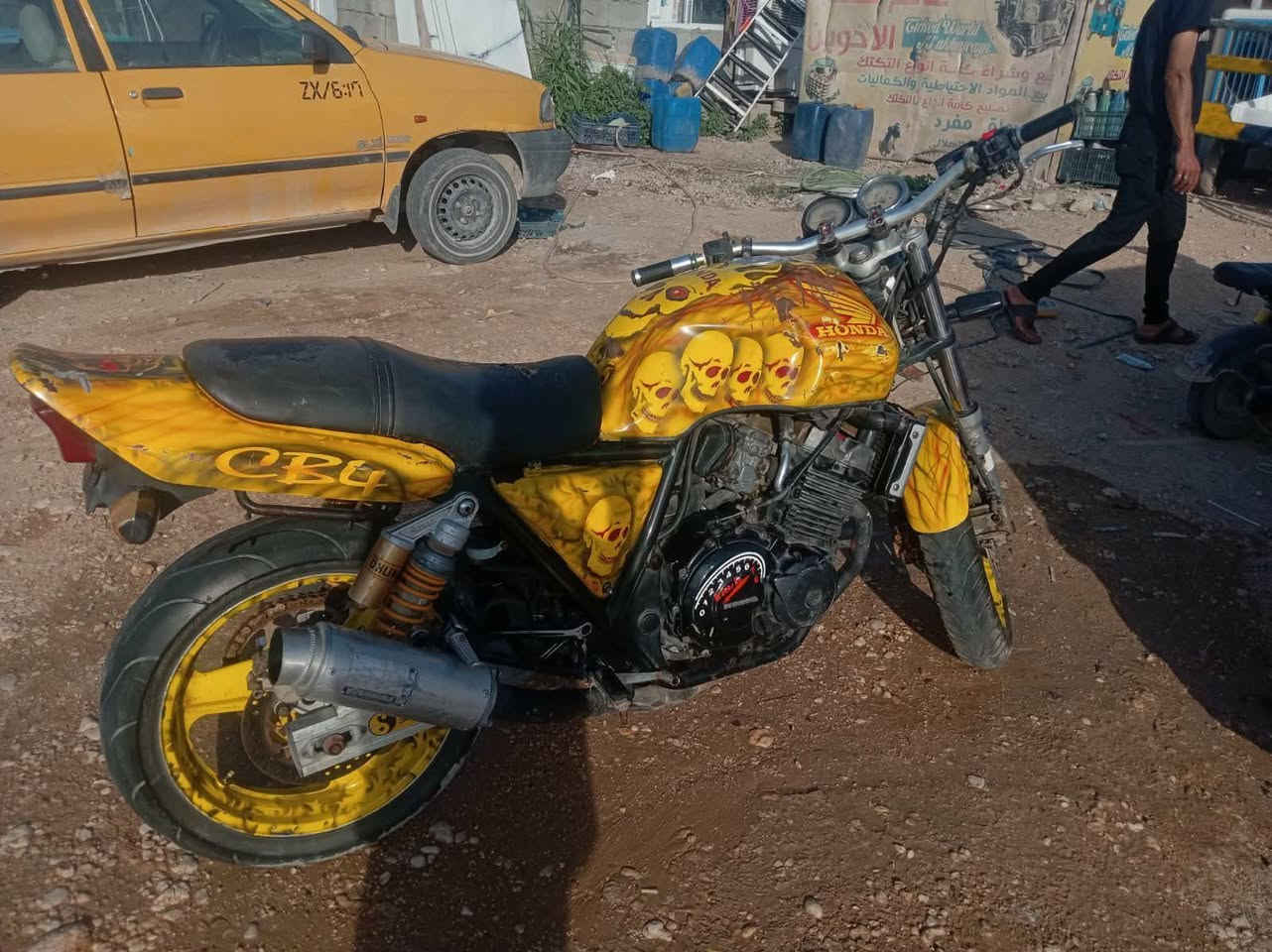 سلام عليكم دراجة سيبي ار اوراق اصولي كاملة موديل 2000 مكينة 450 ما مفتوحة شرط الفحص دراجة خير من لله بيع مال مستعجل سعر مليون و250 الاتصال *********** مكان دراجة كربلاء
