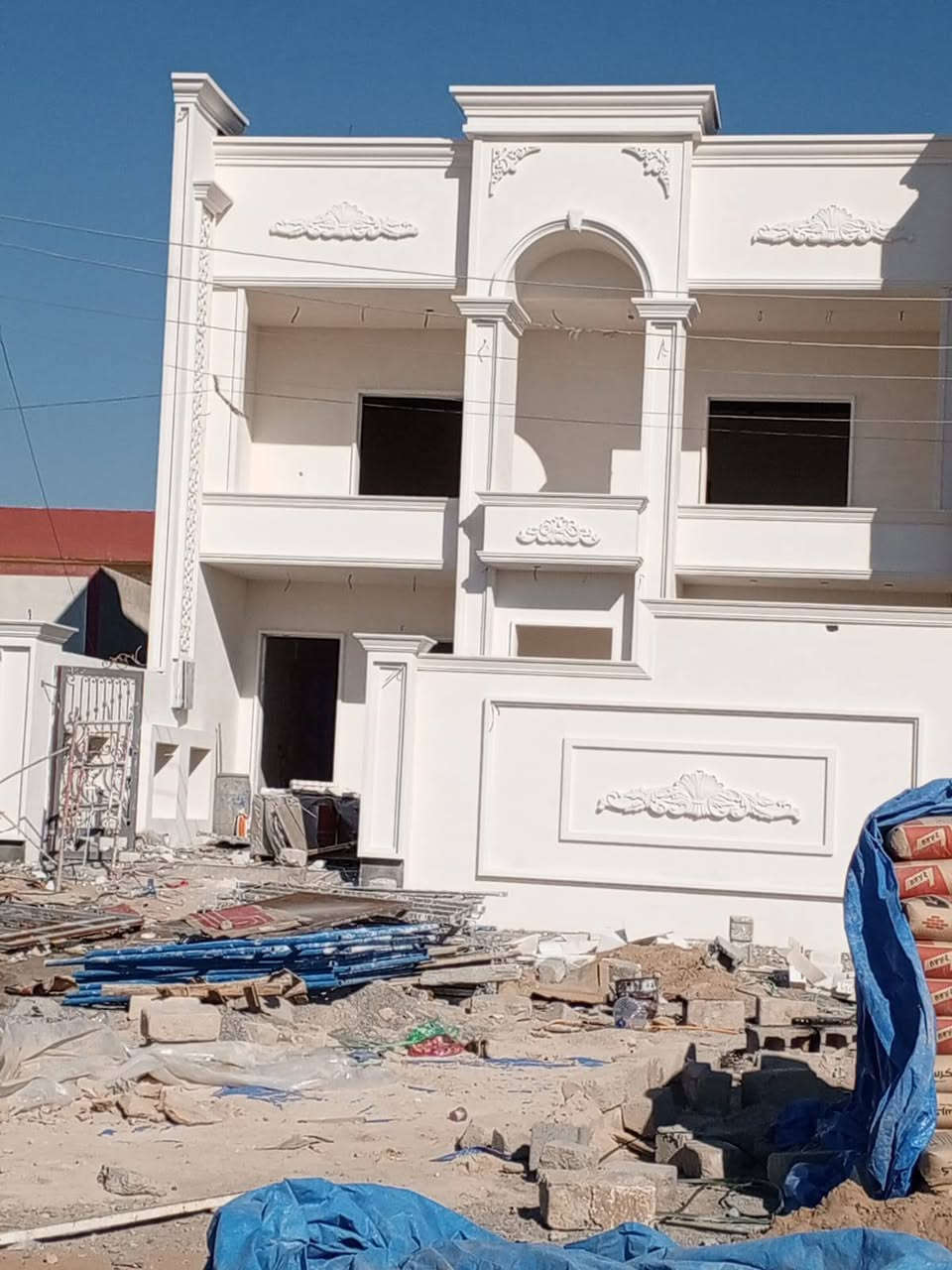 السلام عليكم ورحمة الله وبركاته  اخواني يوجد كادر لبخ سمنت نقش وجهات منازل طلس فوم  انسب الاسعار ***********
