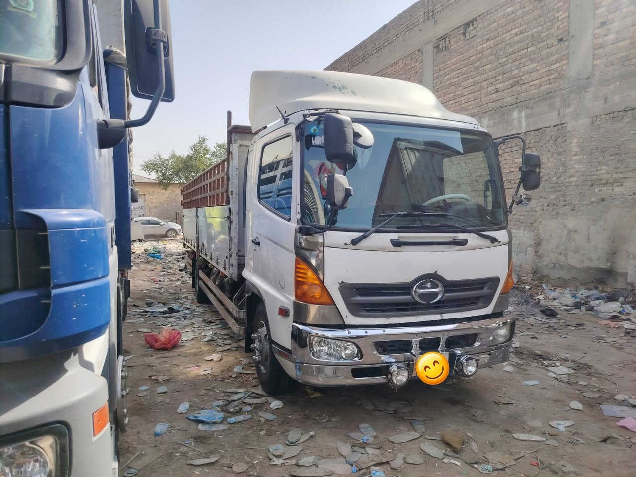 هينو شيطان سته وربع 2004 اصل بسمي رقم انكليزي جديد محجر جديد تخم تاير حداديه تبريد كهربائيات كله جديد السعر 250$وبيه مجال مكان الناصريه *********** ***********
