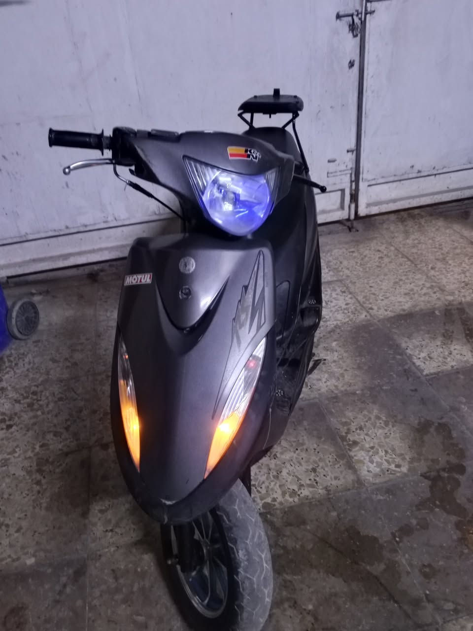 السلام عليكم دراجه عدله صار لها سبعه اشهر من نازله من الربه دراجه بلاديه سلف هندوره كله بلادي السعر 700 وبيها مجال مكاني بغداد الغزاليه ***********
