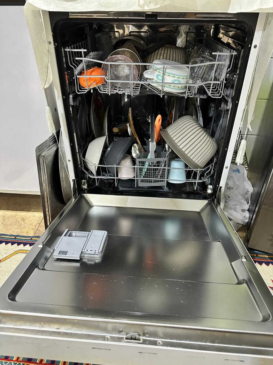 غسالة صحون
ماركة تركية نظيفه جداً اخت الجديدة 
استعمال قليل 

للتواصل 
***********

موقع 
حي الجهاد
