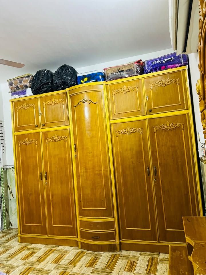 سلام عليكم
غرفة صاج عراقي غرفه طابقين نظيفه بيها نواقص بسيطه 
السعر/٦٠٠وبيها مجال عنوان كربلاء حي الاطباء
***********

