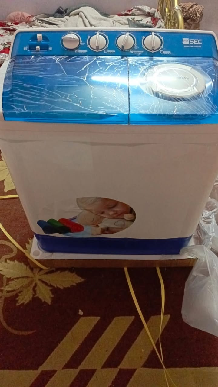 غساله درجه أوله حجم وسط ١٥كيلو السعر ١٢٥ مكان النهروان الخمستالاف تواصل عله رقم ***********
