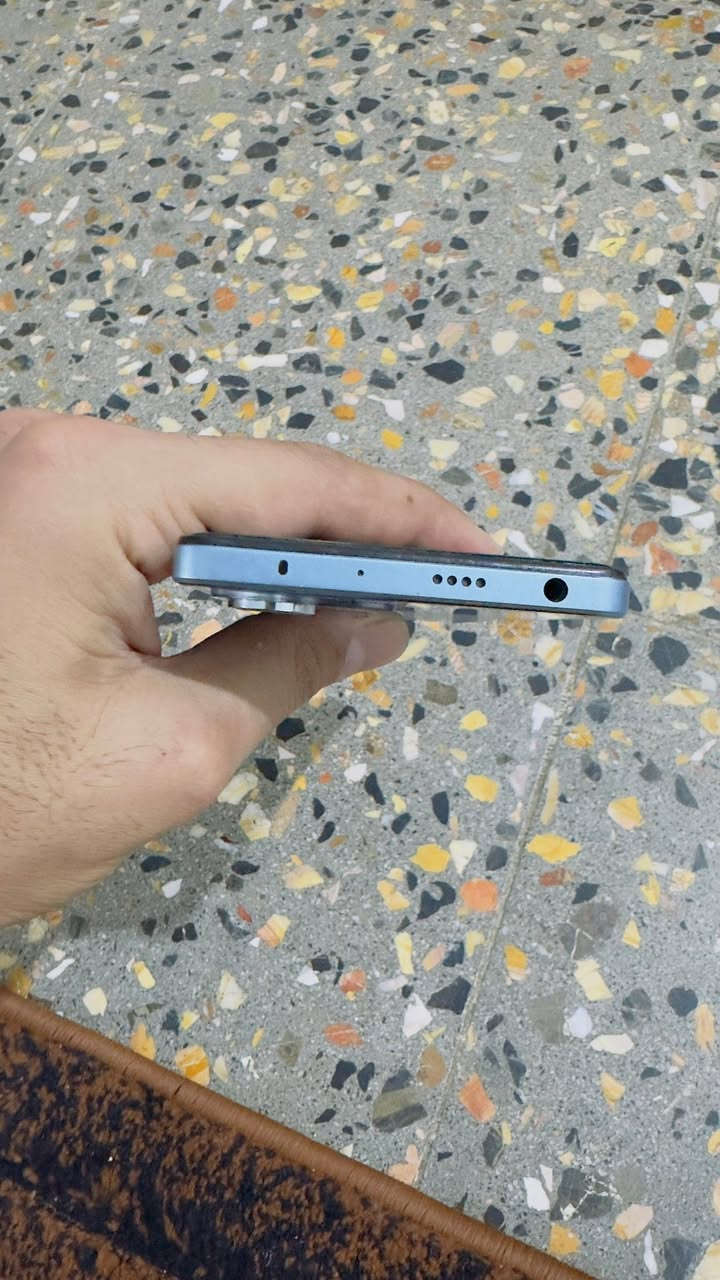 السلام عليكم هاتف بوكو x5 pro 5g السعر 285 الف كارتون وشاحن اصليات و3 كفرات
مواصفات شاشة 6.67 انش اموليد 120 هرتز 
بطارية 5000 ملي امبير شحن سريع 67 واط 
كامرات 108 ميكابكسل والترا وايد وكامرا للزوم تصوير فيديو 4k وفل اج دي 60 اطار امامي وخلفي 
يدعم تحكم ريمونت كونترول يدعم منفذ سماعه يدعم معيار تحمل ماء وغبار ip 76 وسماعات ستيريو ونحيف وخفيف الوزن


**إذا كنت صاحب هذا الإعلان وتريد حذفه لأي سبب، رجاءا أرسل رسالة إلى الدعم الفني**