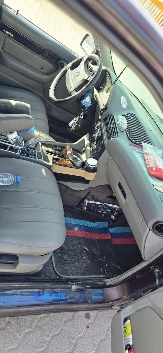 للبيع BMW e34  525 اصل وبليته موديل 91 سنوية ل2030 سيارة جاهزة ومصروف عليها  عليها ادامه كامله وتخم تاير جديد منظومه تبريد جديدة تبريدها ثلج السيارة مصبوغه عام جمالية
السعر 78 وبيها مجال للشراي
للتواصل ***********
مكان السيارة السماوه
