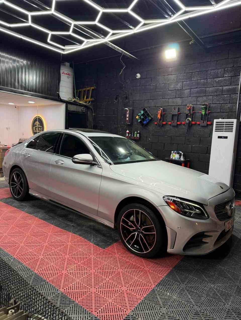 مرسيدس  C 300 موديل 2021
( السيارة نظيفة جداً وكلش حلوه بالحقيقه )
اوضاع قيادة خمسه 5 
‏(Eco + comfort + sport +Sport plus +Individual)

شاشه كبيرة كشنات كهرباء 
كشنات جلد بلاد خزن ميموري كشنات تدفئة
نظام التشغيل والاطفاء الذاتي للمحرك 
استيرن كهرباء مع ذاكرة ( تحكمات لمس ستيرن )
لايت زينون دبل عدسة (نظام ذكي )
اضوية اماميه LED AMG 
اضوية خلفية LED AMG 
كشافات ضباب نظام صوتي (BURMESTER)
قيادة ذاتيه تحديد مسار شفتات ستيرن 
مري شفط ورادار وهيتر لدات ترحيب بالمري 
لد داخلي 64 لون بلاد 
مدخل USP+AUX+Car 
سيارة جداً جديده وجاهزه
ماشيه 70 كيلو البصرة, العراق


**إذا كنت صاحب هذا الإعلان وتريد حذفه لأي سبب، رجاءا أرسل رسالة إلى الدعم الفني**