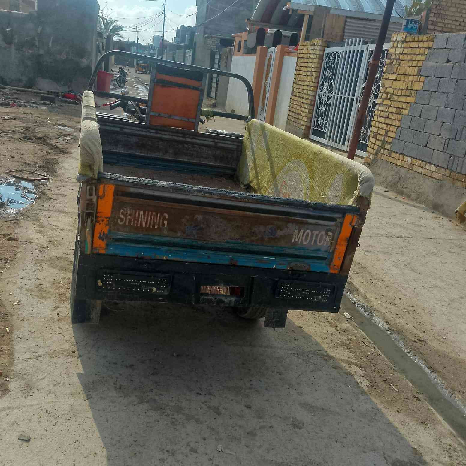 يا الله للبيع جمره موديل 14وراق اصوليه مكفوله ركبه شاصي مكينه 22 كرهبايات كله شغاله 
مكاني بابل لحمزه لغربي لسعر مليون وربع الله شاهد لستوته جديده لا تشوفها جارده برغي ما تخسر عليها ***********
