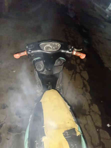 السلام عليكم شباب ثعلب للبيع ماكيناتها 58 ونص دراجه رياضيه طبق فلاوين رياضيه صالنسا رياضيه مال بطحه سلف وهندل بس اشارها طافيه هذه قلوبات كابلات الاصليه دراجه حلوه شلعه ومعدل نقصها نقص امشي مال بريك خلفي ويده مال بريك مكان بغداد باب معظم سعر 450 بيها مجال***********
