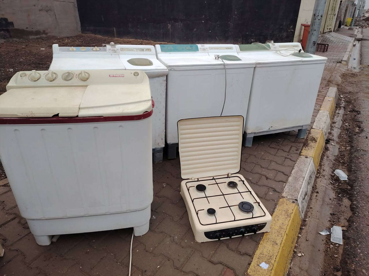 سلام عليكم للبيع شرط عل فحص شغالت


**إذا كنت صاحب هذا الإعلان وتريد حذفه لأي سبب، رجاءا أرسل رسالة إلى الدعم الفني**