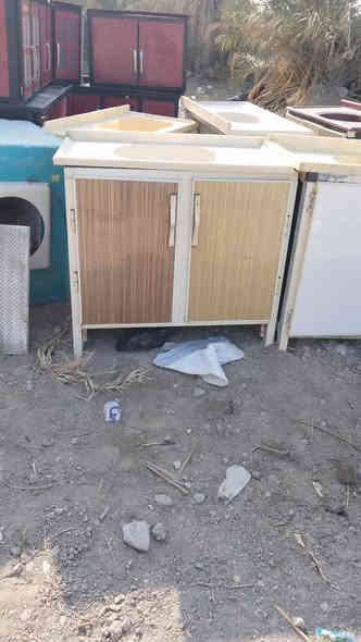 السلام عليكم غراض كاونترات وسنوكه  نضافه. 

.السعر خاص.. 
رقم تواصل وتساب. ***********.
المكان قضاء المدينه شارع ام شويج قرب محطة غسل وائل.
