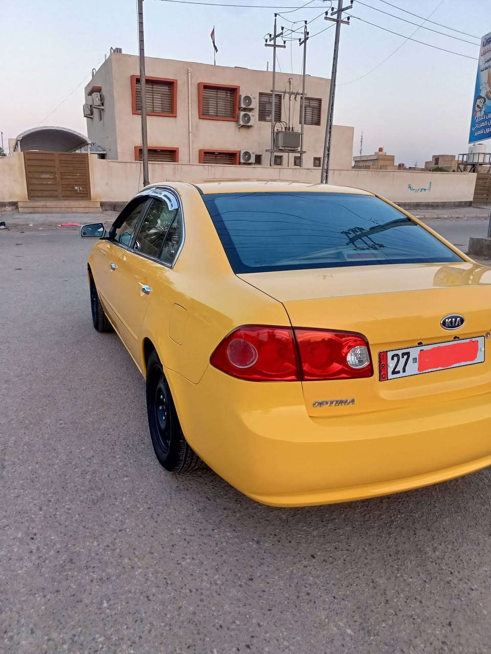 كيا اوبتيما موديل 2007 سياره كلش جديده احله من الصور مكينه وكير وحداديه كله جديد شرط مداور ثاني يوم تبريد ثلج  بيه جاملغ وبنيد بدون دواخل فقط مكلف بنشر رقم صاحب السياره ***********
