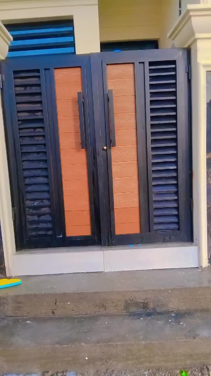 سلام وعليكم بيت للبيع عدد ثنين زيرو مساحه 50 متر ملك زراعي سند 25 مكان بغداد منطقه طالب العلي مربع الاول خدمات متكامله مدارس متوسطه وابتدائي البيت يتكون من استقبال ومطبخ ومنور وخدمات والطابق الثاني غرفتين نوم  وبيتونه كبيره 5x5 في طابق الثالث البيت جاهز للسكن يعني جيب غراضك وتكعد البيت بسمي يعني لا دلال ولا وسيط حتى كيزر وماطور ماء كامل فول  للاستفسار *********** ابو ايوب
