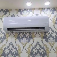 سبلت طن واحد عادي مو نفيرتر سعره 200وبي مجال قليل مكاني الشعب 07734553...