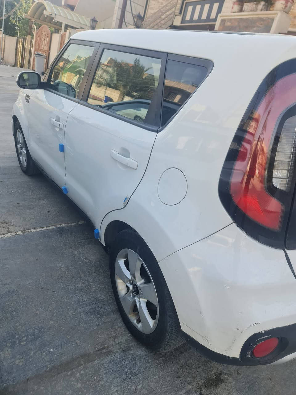 صول موديل ١٧ للبيع السعر ١١٠ وبيه مجال محرك ١٦٠٠ بدون تبديل صورة الضرر واضحة بالصور المرفقة صار بيه صبغ صفحة اثر شخوط كير محرك تبريد صدر امامي خلفي بحالة جيدة المكان بغداد الكرخ الاتصال *********** بي واتساب وشكرا
