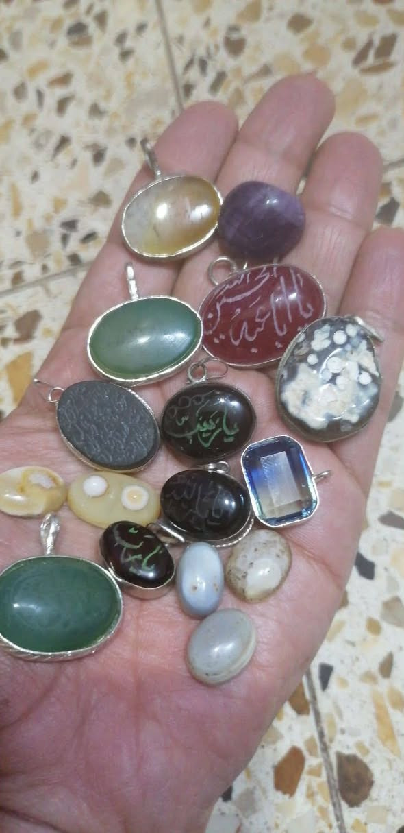 سلام عليكم للبيع احجار عدد 30 جزع وسليماني عطف و سليماني عين صريحة و سنام الجمل و قلادة فيروزي و عقيق مخطوط و شفه و ياقوت و توباز كلهن 50 الف مع التوصيل ما اراوس


**إذا كنت صاحب هذا الإعلان وتريد حذفه لأي سبب، رجاءا أرسل رسالة إلى الدعم الفني**