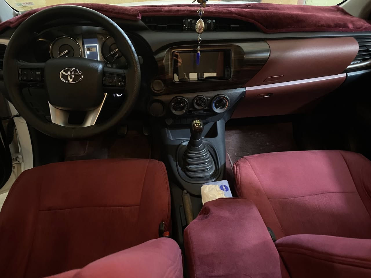 سلام عليكم للبيع تويوتا هايلوكس 2025 زيرو باب اول گير عادي للتفاصيل الاتصال على الرقم ***********
