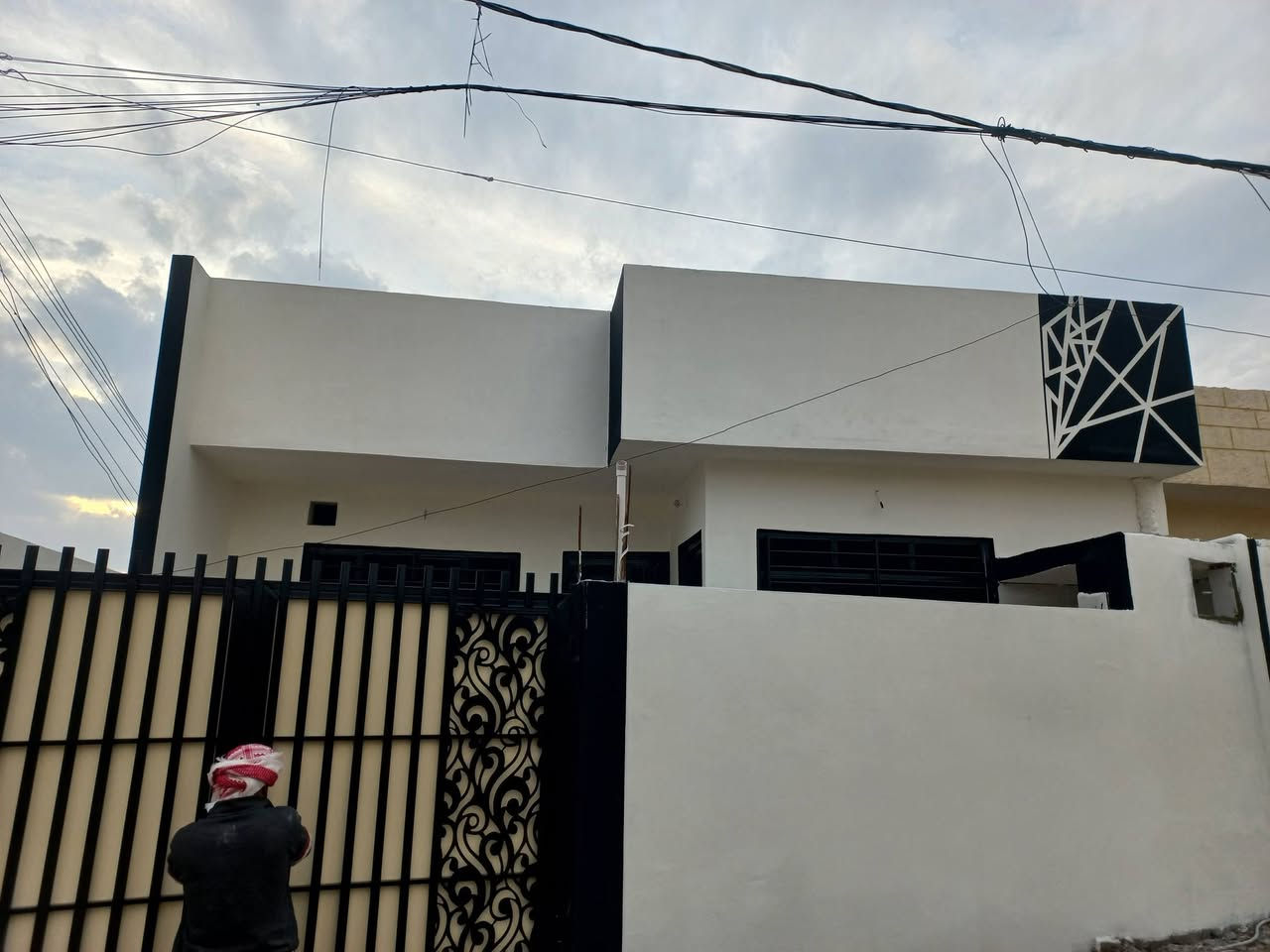 بيت للبيع العنوان القوسيات حي الزيتون مدخل أسواق أبوعلي المساحه ١٠٠متر مربع غرب مدرسة غصن الزيتون الاستفسار على الرقم ***********
***********
