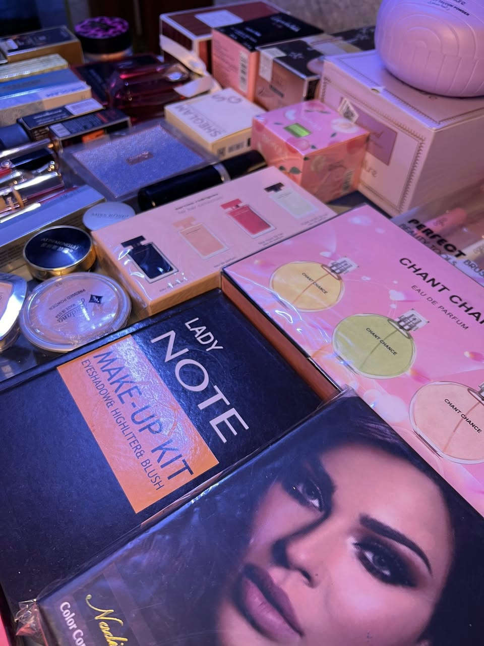 شلعه مكياج أوربي  100 قطعه. ب 65 الف. وتوصيل مجاني


**إذا كنت صاحب هذا الإعلان وتريد حذفه لأي سبب، رجاءا أرسل رسالة إلى الدعم الفني**