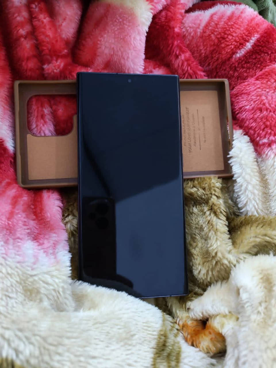 سامسونك S23 الترا شرق أوسط ذاكرته 256 كامل ملحقاته خطين الجهاز مكفووول وجاهز ماعده نمشه بل شاشه ممأثره عليه صارله سنتين استخدمه القلم ضايع للبيع او مراوس خاص


**إذا كنت صاحب هذا الإعلان وتريد حذفه لأي سبب، رجاءا أرسل رسالة إلى الدعم الفني**