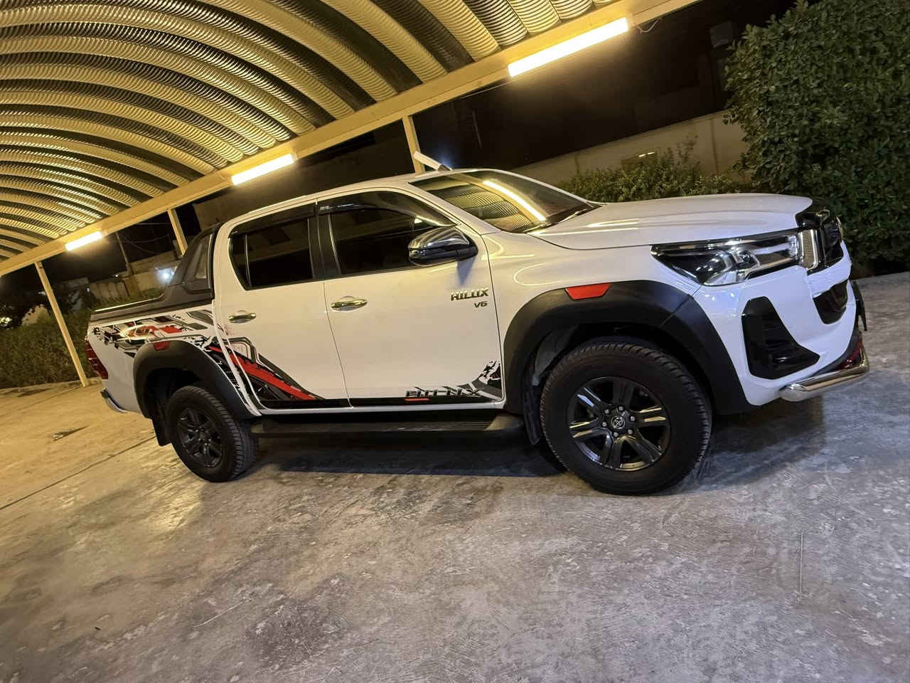 موديل 2025 بحاله الزيرو ماشيه 10 الف السعر 395 ورقه وبي مجال ***********
