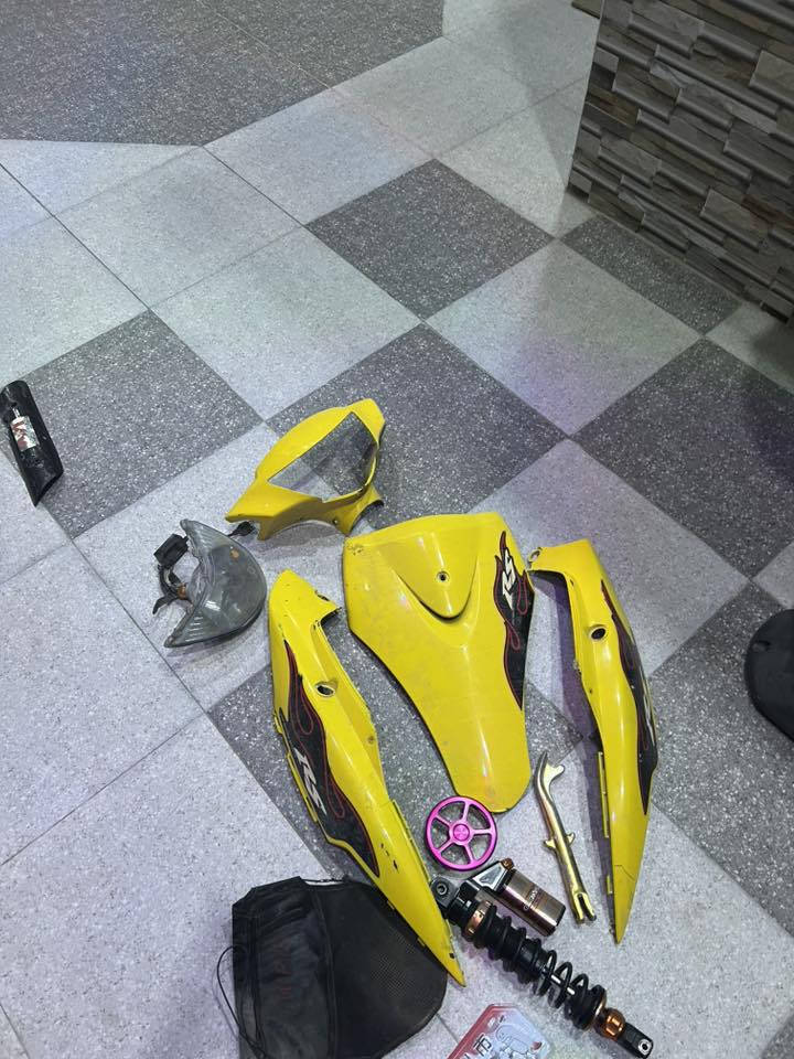 ابيعلك شلعة مابيع قطع كفر اصلي فقط لزكات تجاري بي هاي ثلمة مكسور بلكفر الخلفي مبينة بصور


**إذا كنت صاحب هذا الإعلان وتريد حذفه لأي سبب، رجاءا أرسل رسالة إلى الدعم الفني**