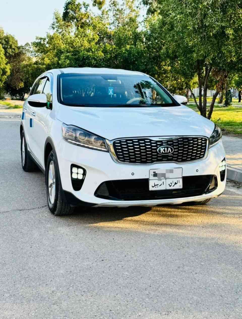 سورنتو 2020 وارد امريكي  ضرر خفيف بدون ايرباك
المواصفات نص فول 
 🔸️ محرك  V6  
🔸️ كير 8 نمر 
🔸️ شاشة كبيرة 
🔸️ كامرة دوارة 
🔸️ مانع انزلاق 
🔸️ جام 4 اوتو 
🔸️ 7 راكب 
🔸️ تشغيل سويج 
🔸️ تحكم ستيرن جهتين 
🔸️ 4 وضعيات قيادة 
🔸️ كشنات حضن  
 وباقي المواصفات المعروفة 
 السيارة رقم اربيل تحويل او وكالة موجود 
 سنوية ل 2027   
 امانه السيارة استخدام شخصي جديدة جدا 
 صدر امامي خلفي جديد قبل فترة شادة وكالة 

السعر 208   وبيها مجال 
 المكان واسط 
   ***********
