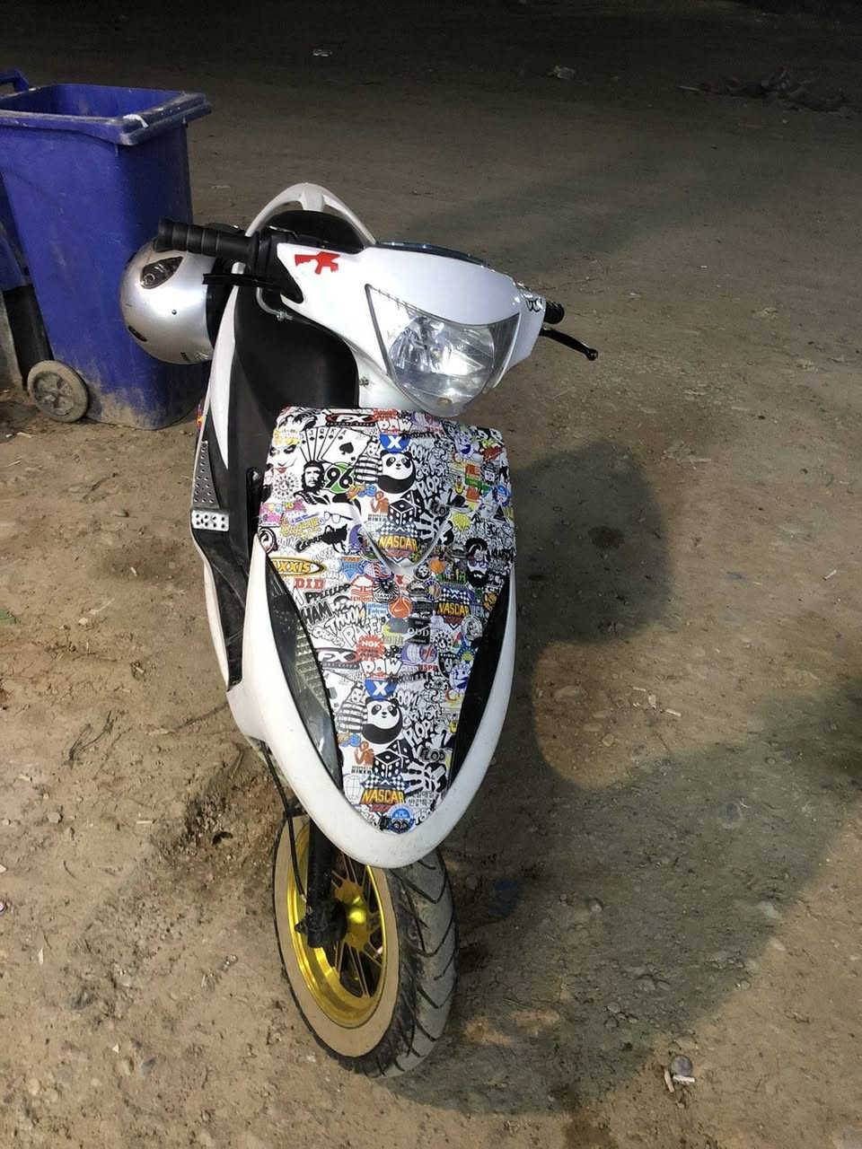 سلام عليكم دراجه ماكس عدله ياباني بوشه ٥٥ شرط شلعه معدل ناقصها بس سلف الدراجه حلوه ونظيفه مال جناي مكاني كركوك***********سعرها ٥٥٠ وبي مجال للشراي
