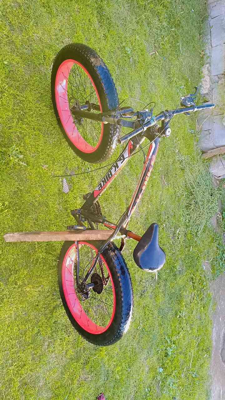 سلام عليكم بايسكل Fat Tire Bikeللبيع السعر 100وبي مجال تواصل على هذا الرقم بي واتساب ***********

