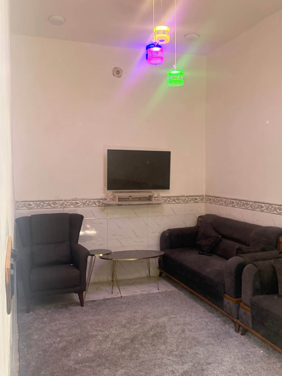 بيت للبيع مقابل مياء العتبه عمود 327 على شارع 
المساحة 90
الصب بناء مرتب والبيت صوره كدامكم بمزرعة حجي عماد بشارع 15 
السعر 38 
لاستفسار *********** النجف, العراق
