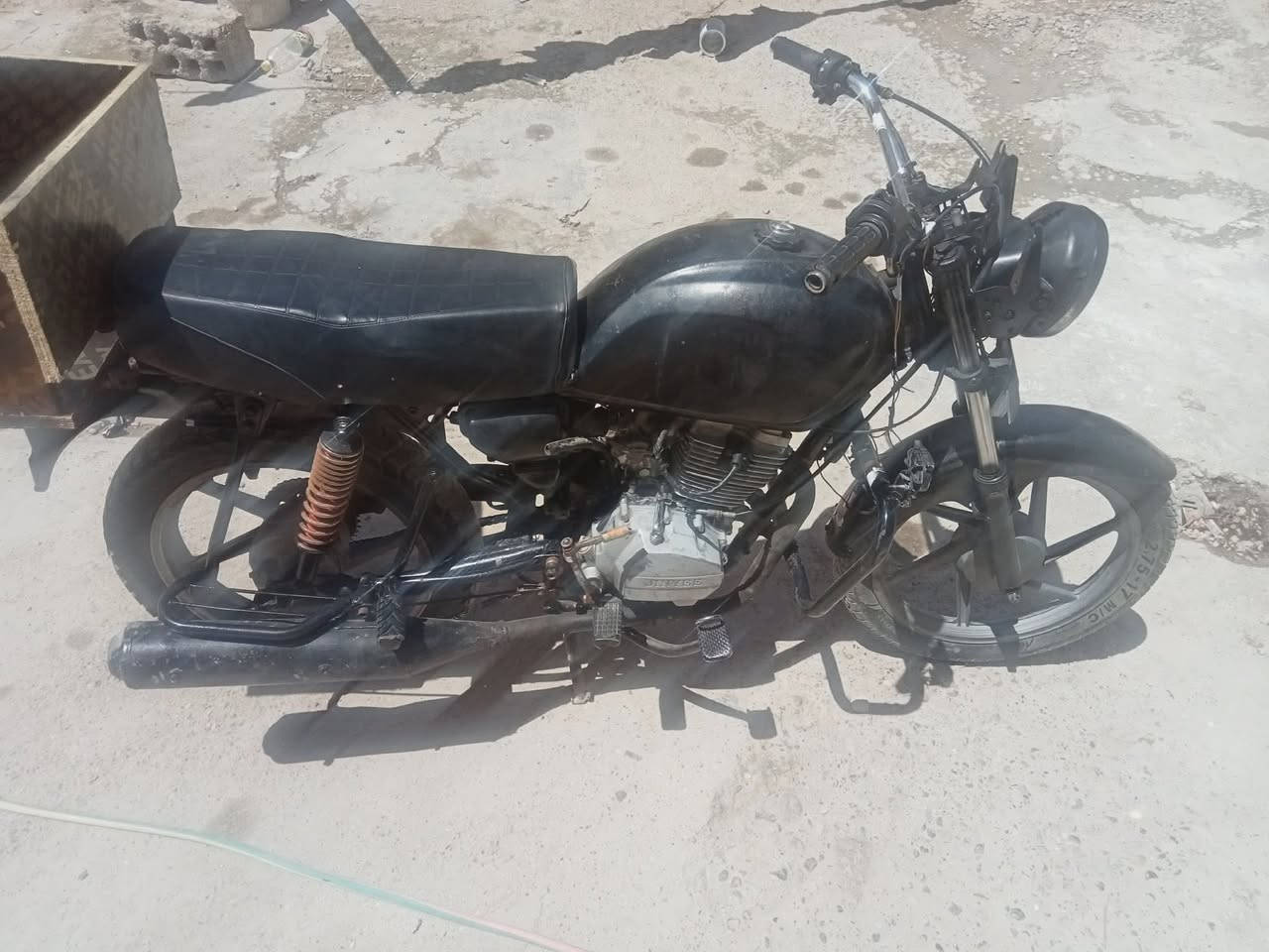 دراجه شغاله كلشي مابيها للبيع ماعرف اسمها مابيها اوراق ب125قفل شغاله مكاني بغداد الزعفرانيةة ***********
