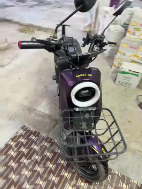 دراجه R9 للبيع ناقص فقط عطل بطاريه سعرها 200 قفل للاستفسار ***********
