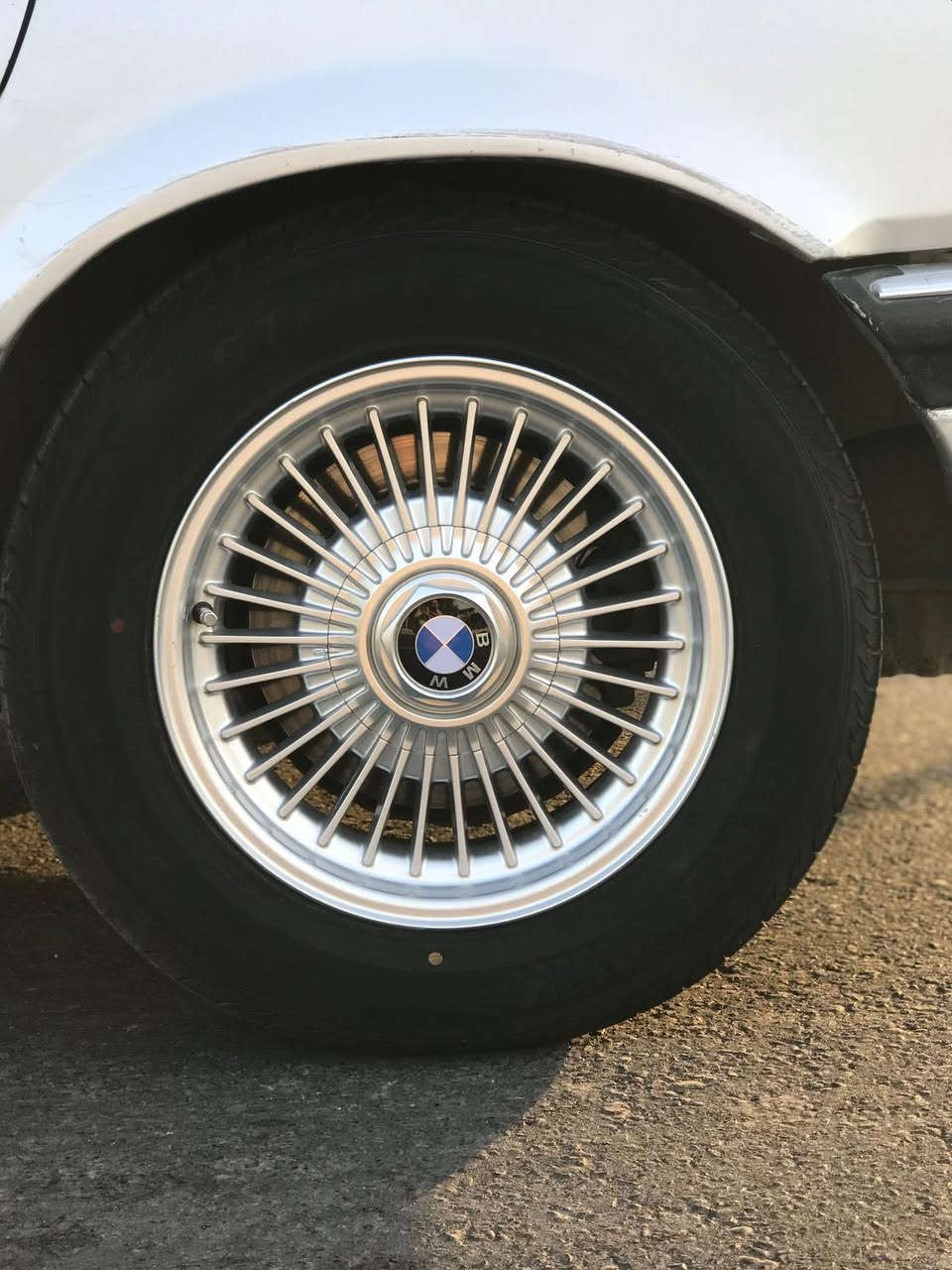 بسم الله الرحمن الرحيم
اللهم صل على محمد وآل محمد 

سيارة بي ام دبليو BMW 
الموديل ١٩٩١ 
الحجم 735i 
المكينة 3500 
محرك وكير بلاد 👌
تبريد شغال 
تخم تاير جديد 
رقم بغداد الجديد 
جام كهرباء كله شغال 
سماعات بلوتوث
ويل شمسي
السيارة توني مسويلها إدامة كاملة
مداور مباشر
مكان السيارة النجف الأشرف ومرات أتواجد بالسماوة

السعر ٦٣$ وبيها مجال 
*********** موجود وتساب
