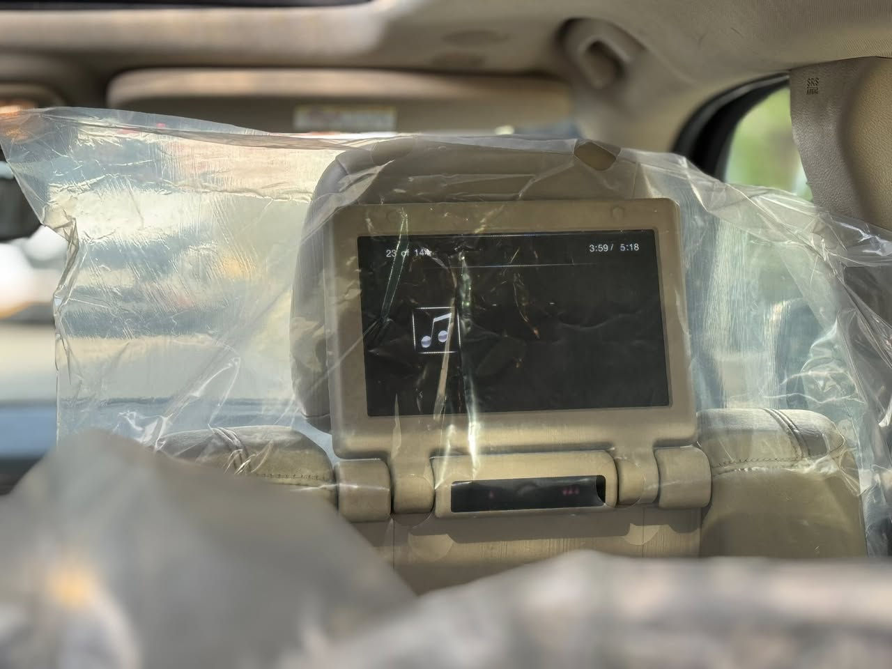 سلام وعليكم جيب خليجي موديل 2019 لمتيدد (بلاس)ثلاث شاشات وكاله ليث العبيدي السعر(288)رقم بغداد بسمي سنويه وهزه جدد ماشيه 58ml
السياره جديده جدا على وضع الشركه مكينه وكير وصدر برغي ممفتوح بيهة بحاله الوكاله تخم تاير قبل سبوع شاده اصلي السياره مابيهة نقص برغي دينار متصرف عليهة السياره كفاله عامه بدون تبديل وبدون صبغ مكفوله المواصفات فول الفول بانوراما شفتات ستيرن 4*4 ماوس اربع وضعيات قياده رملي وصخري وثلجي فول الفول رادار حساس امامي خلفي مري قلاب فول الفول كشن خزن ميموري كشنات تدفئه تبريد فول كهرباء ويل عنكبوت السياره جديده جدا للاستفسار ***********مكاني بغداد حي الحسين
