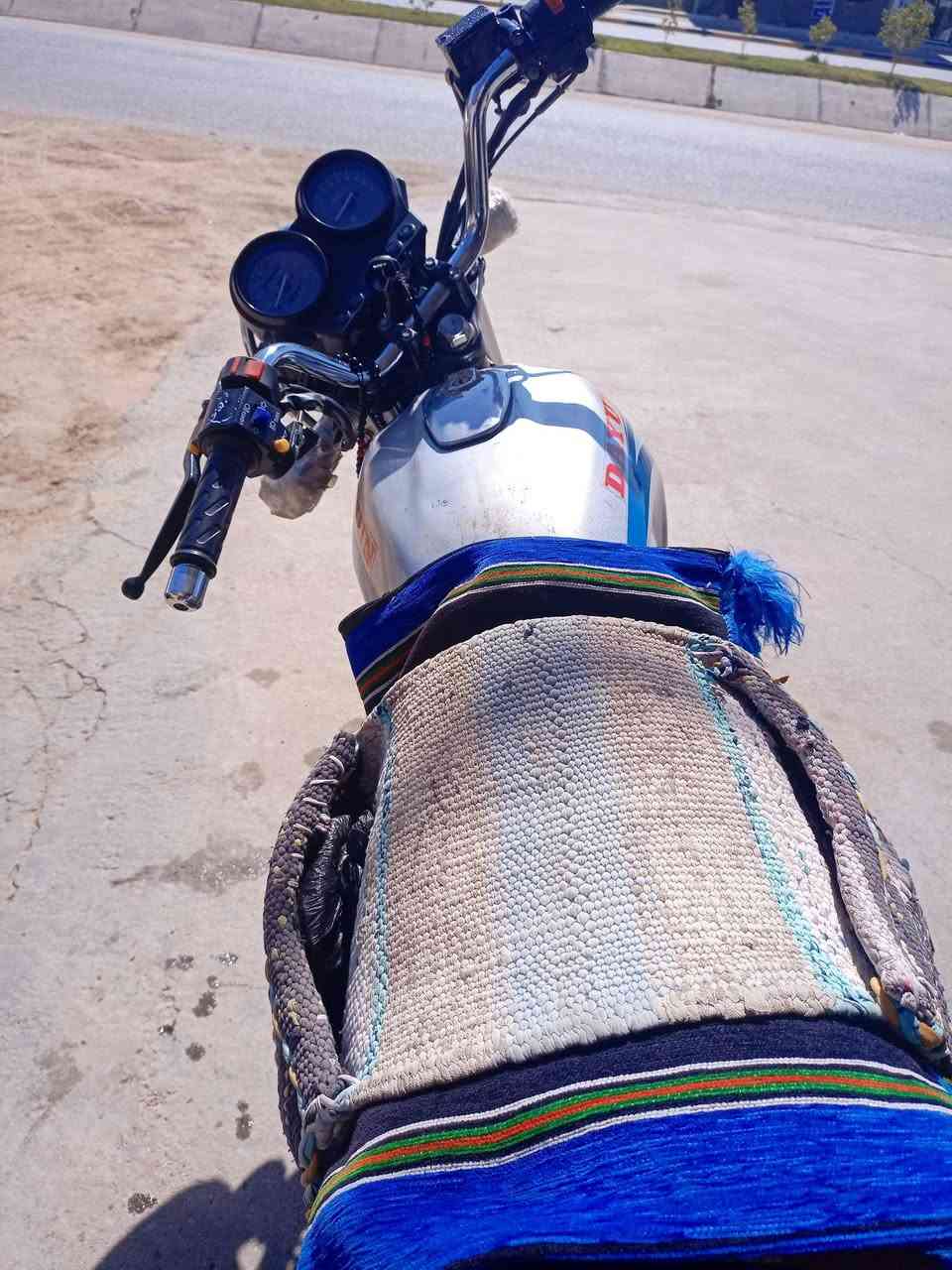 سلام عليكم دايون 2022 اوراق اصولي وصل معرض موجود الدراجه مامفتوحه نضافته مثل متشوف بالصور  كهربائيات شغاله زنون ناصي وعالي دبل اشارع نشرة  بگ لايت 
الدراجه بس ستانه العدل مكسور شمرته 

ونضافته مثل متشوف بالصور 
سعرها مليون وميتين (1000200)
 كربلاء حي العباس مولدة صدام نزلة الترابي
***********
